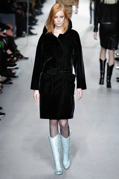 Look 8